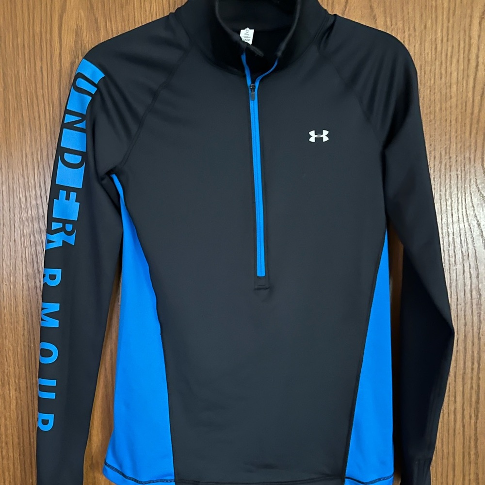 NWOT Women’s Under Armour Fitted Top